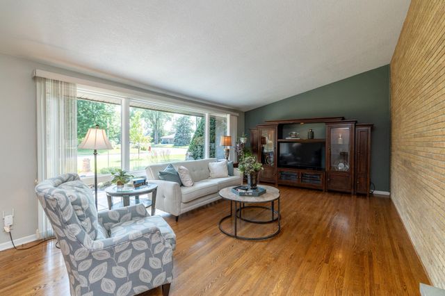 1000 Mound Spring Terrace, Bloomington, MN 55420