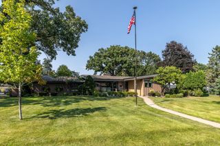 1000 Mound Spring Terrace, Bloomington, MN 55420