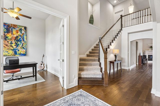 642 Jacksdaw DR, Austin, TX 78737