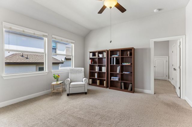 642 Jacksdaw DR, Austin, TX 78737