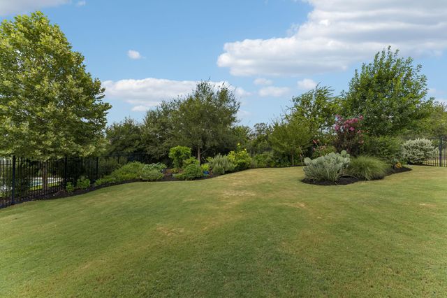 642 Jacksdaw DR, Austin, TX 78737