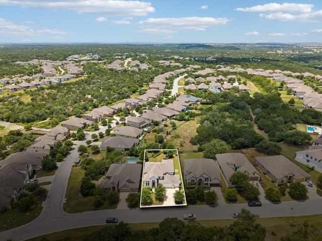 642 Jacksdaw DR, Austin, TX 78737