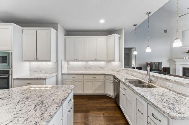642 Jacksdaw DR, Austin, TX 78737