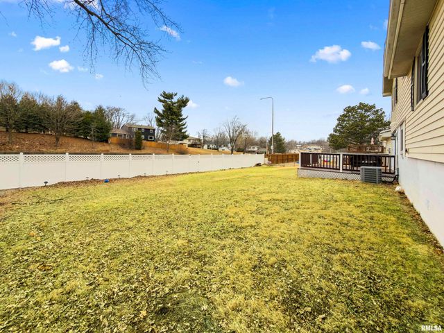 6839 N MICHELE Lane, Peoria, IL 61604