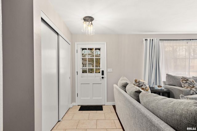 6839 N MICHELE Lane, Peoria, IL 61604