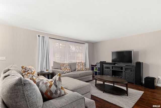 6839 N MICHELE Lane, Peoria, IL 61604