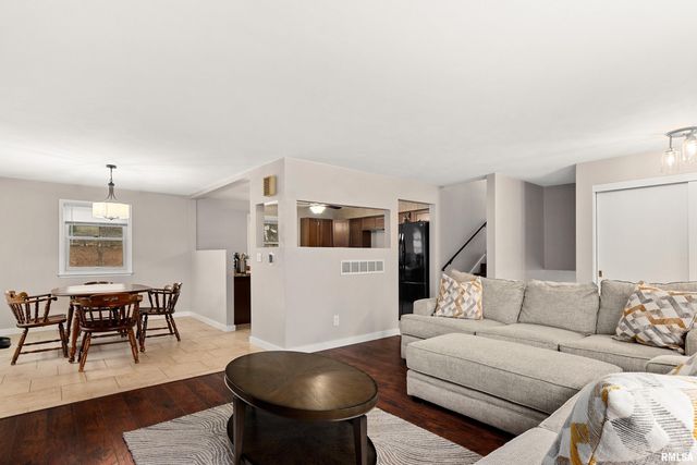 6839 N MICHELE Lane, Peoria, IL 61604