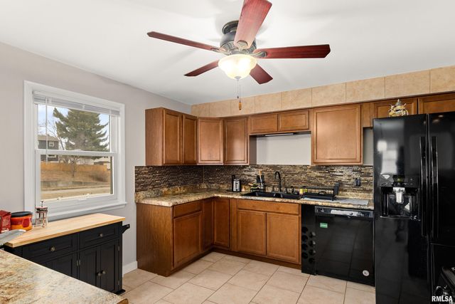 6839 N MICHELE Lane, Peoria, IL 61604