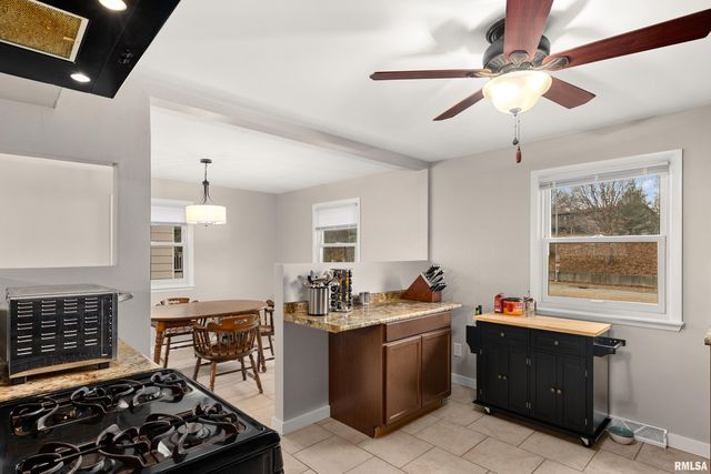 6839 N MICHELE Lane, Peoria, IL 61604