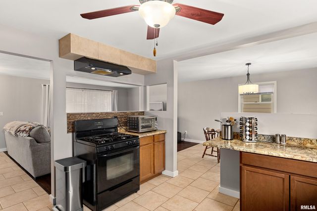 6839 N MICHELE Lane, Peoria, IL 61604