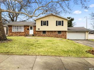 6839 N MICHELE Lane, Peoria, IL 61604