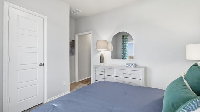 1733 LEEVON Lane, Fort Worth, TX 76140