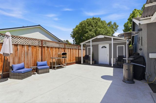 2060 Evelyns Drive, Hollister, CA 95023
