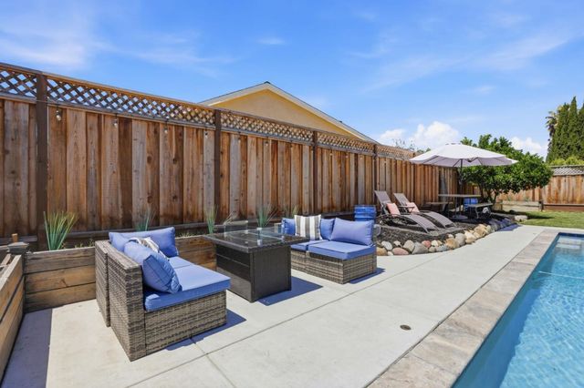 2060 Evelyns Drive, Hollister, CA 95023