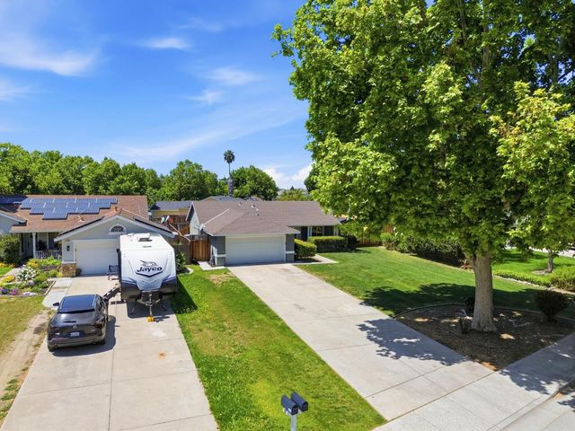 2060 Evelyns Drive, Hollister, CA 95023