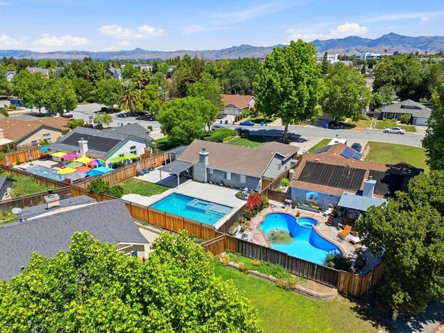 2060 Evelyns Drive, Hollister, CA 95023
