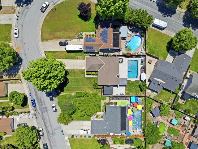 2060 Evelyns Drive, Hollister, CA 95023