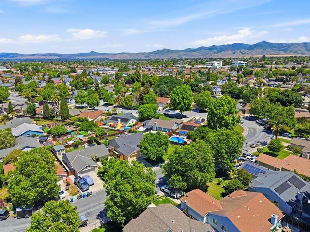 2060 Evelyns Drive, Hollister, CA 95023