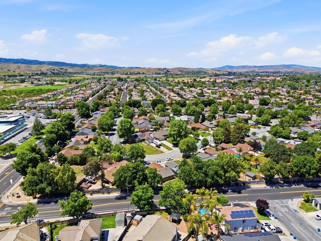 2060 Evelyns Drive, Hollister, CA 95023