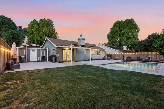 2060 Evelyns Drive, Hollister, CA 95023