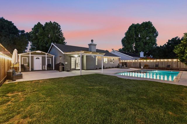 2060 Evelyns Drive, Hollister, CA 95023