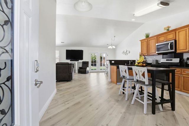 2060 Evelyns Drive, Hollister, CA 95023