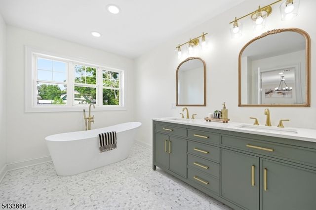 31 Ridgeview Ave, West Orange Twp., NJ 07052