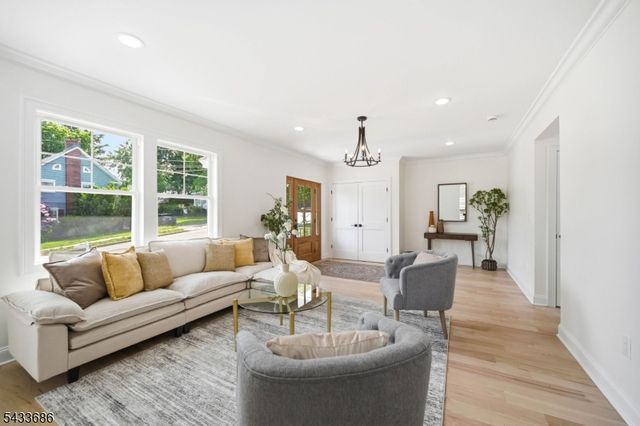 31 Ridgeview Ave, West Orange Twp., NJ 07052