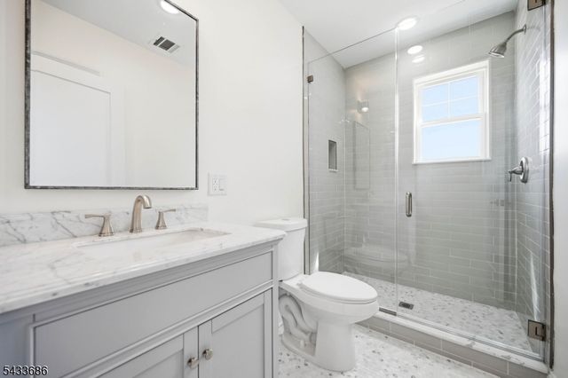 31 Ridgeview Ave, West Orange Twp., NJ 07052