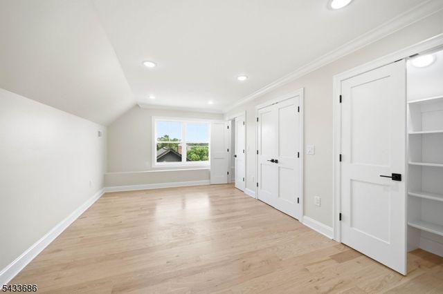 31 Ridgeview Ave, West Orange Twp., NJ 07052