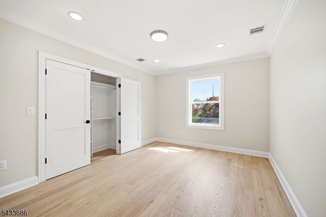 31 Ridgeview Ave, West Orange Twp., NJ 07052
