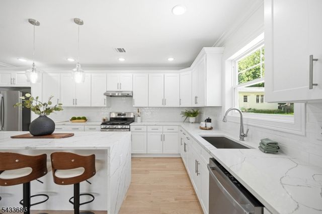 31 Ridgeview Ave, West Orange Twp., NJ 07052