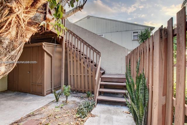 28 Crossings Cir E, Boynton Beach, FL 33435