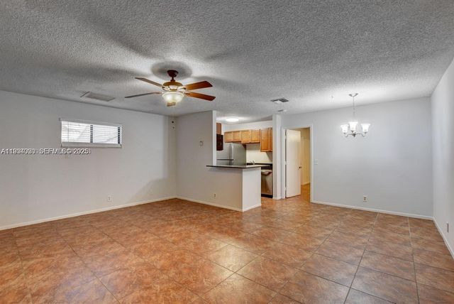 28 Crossings Cir E, Boynton Beach, FL 33435