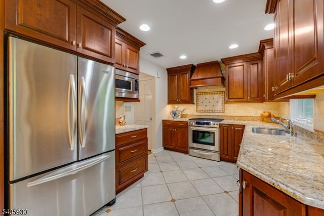 7 Syme Ave, West Orange Twp., NJ 07052