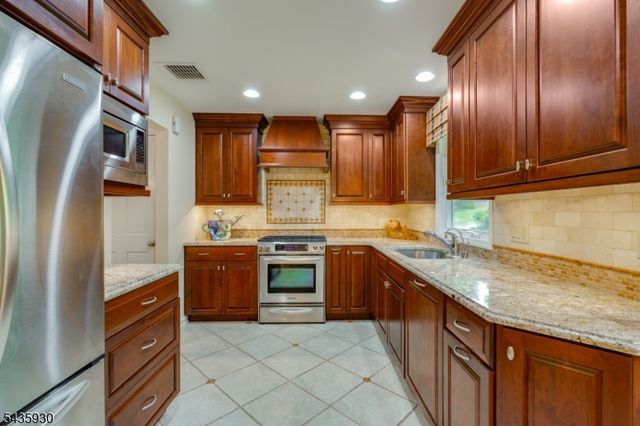 7 Syme Ave, West Orange Twp., NJ 07052