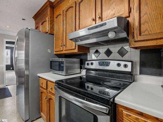 6 Hudders Creek Way, Simpsonville, SC 29680