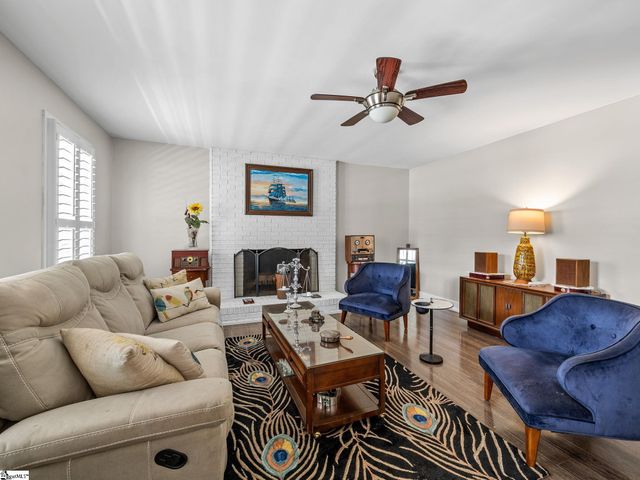 6 Hudders Creek Way, Simpsonville, SC 29680