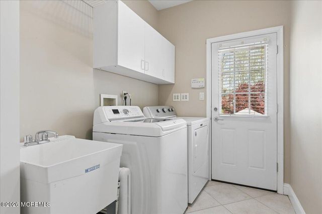 317 Sinclair Court, Morganville, NJ 07751