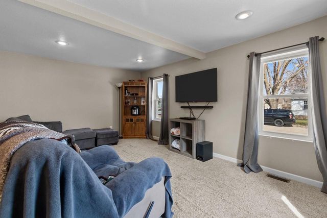 206 E SPRING STREET, New London, WI 54961