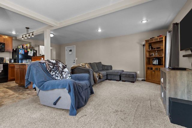 206 E SPRING STREET, New London, WI 54961