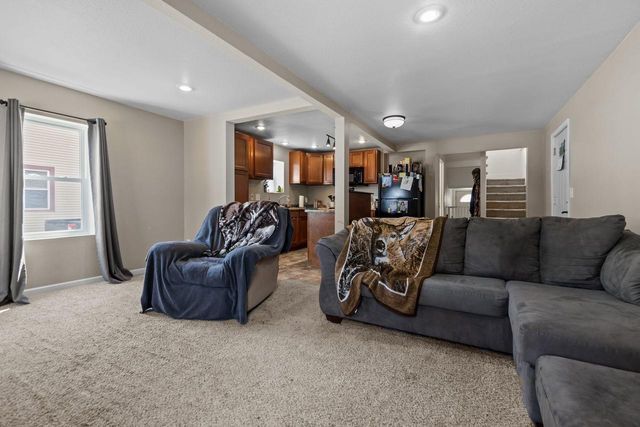 206 E SPRING STREET, New London, WI 54961