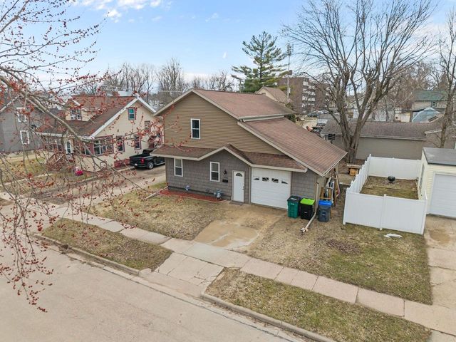 206 E SPRING STREET, New London, WI 54961