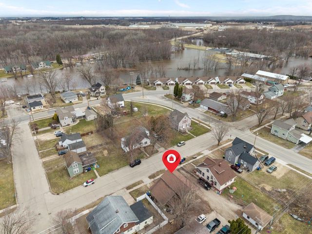 206 E SPRING STREET, New London, WI 54961