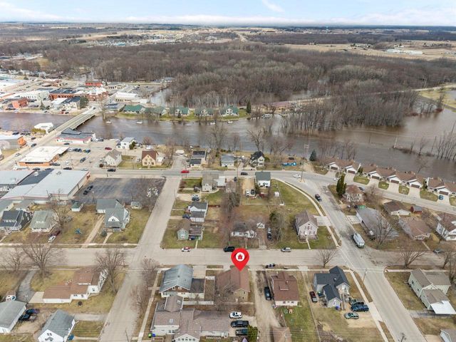 206 E SPRING STREET, New London, WI 54961