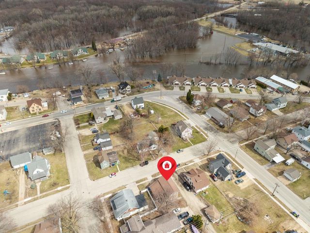206 E SPRING STREET, New London, WI 54961