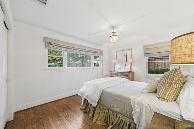 3927 Colquitt Street, Houston, TX 77027