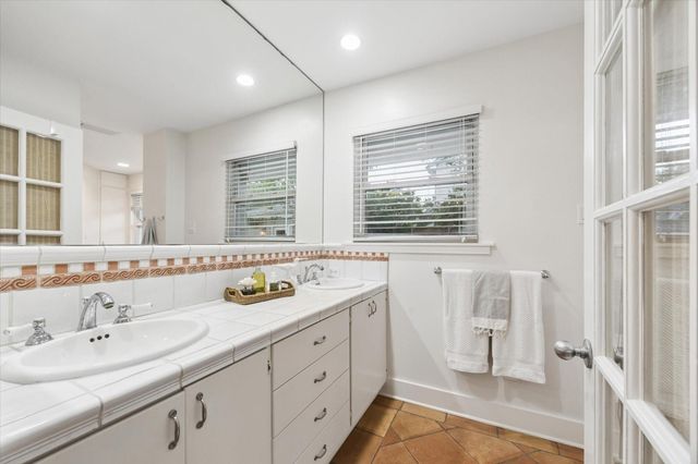 3927 Colquitt Street, Houston, TX 77027