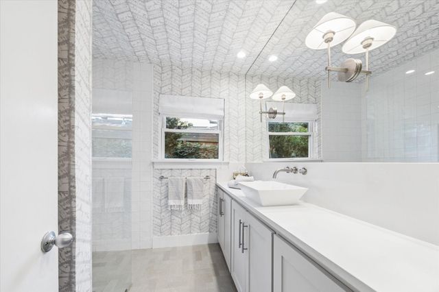 3927 Colquitt Street, Houston, TX 77027
