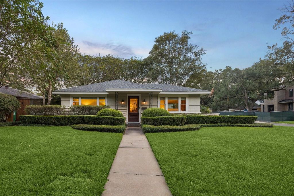 3927 Colquitt Street, Houston, TX 77027